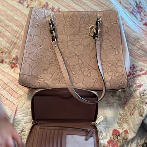 Micheal Kors Large baby pink shoulder bag with floral pattern